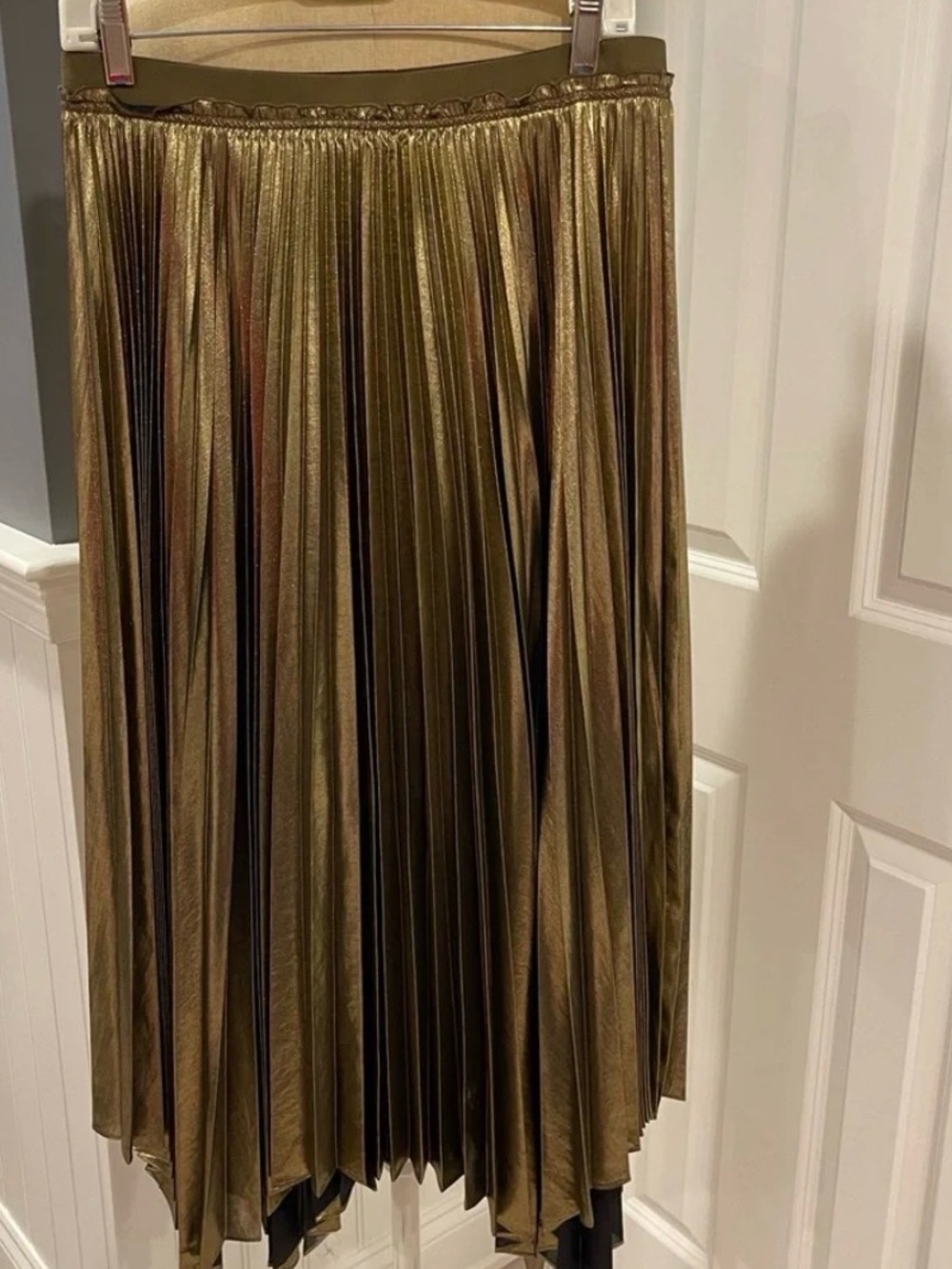 Ted Baker Metallic Gold Pleated Midi Skirt - Picture 8 of 11